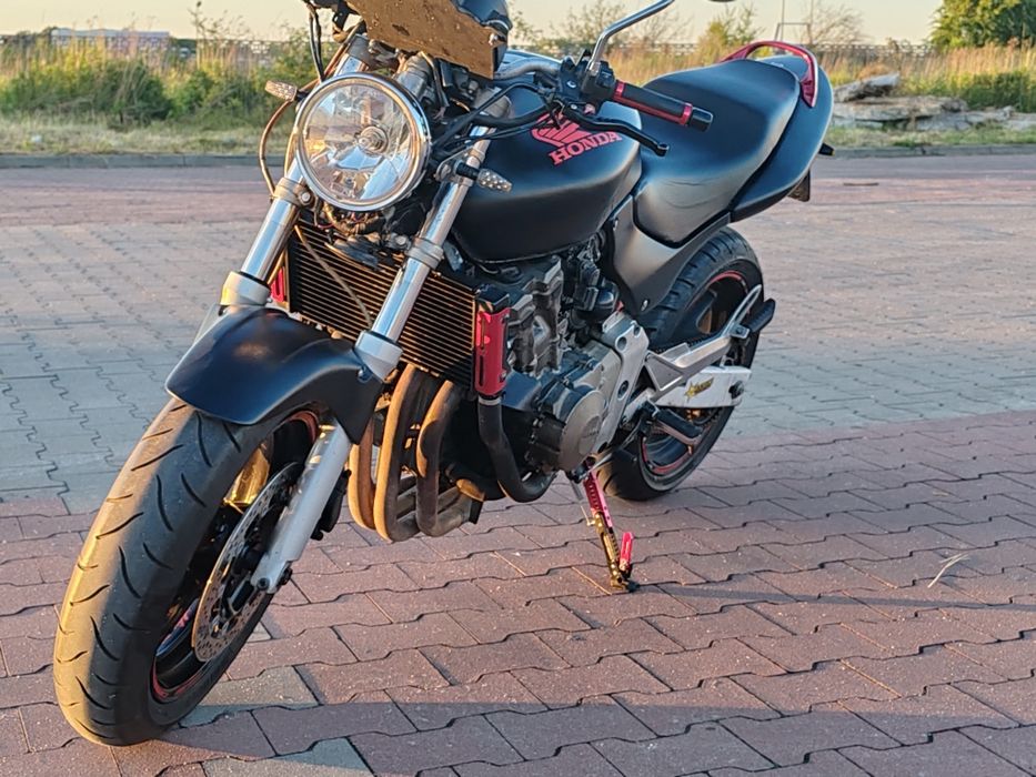 Honda Hornet 600 pc34(2001r). Zadbany, mocny, zarejestrowany na A2! (12kW).
Zadbany, mocny. Zarejestrowany na A2! (12kW)