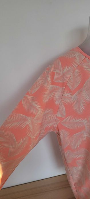 Pudrowo beżowa pastelowa bluza wzór liście Damart, rozmiar 14-16