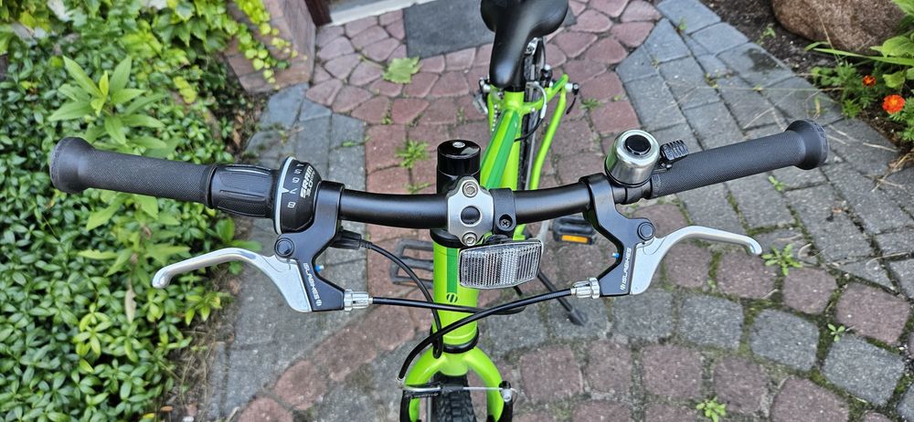 Rower Islabikes Beinn 24" 9 kg lepszy od Woom Specialized Cube