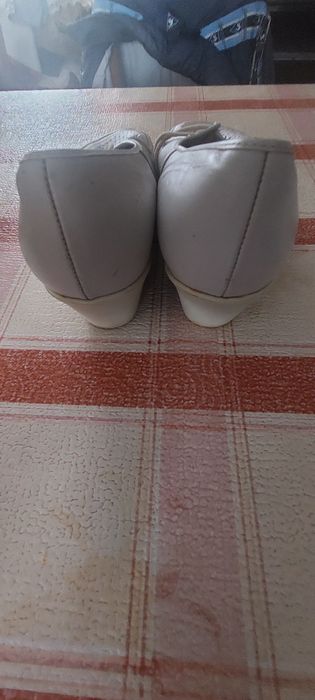 Жіноче взуття, туфлі