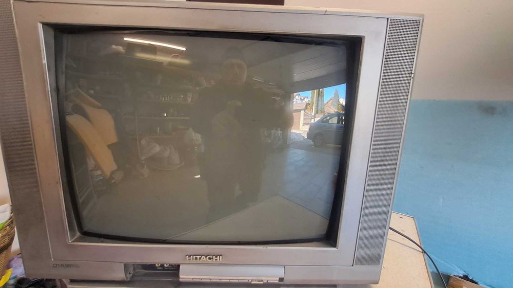 Продам телевізор хітачі