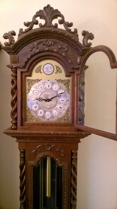 Relógio de Pé Alto marca Tempus Fugit