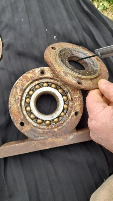 Корпуса з радянськими підшипниками