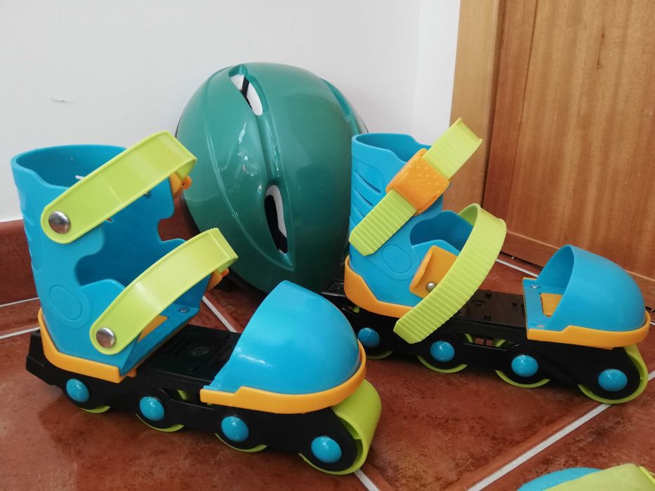 Roller Skates with Knee Pads, Elbow Pads, and Helmet64737892117379121