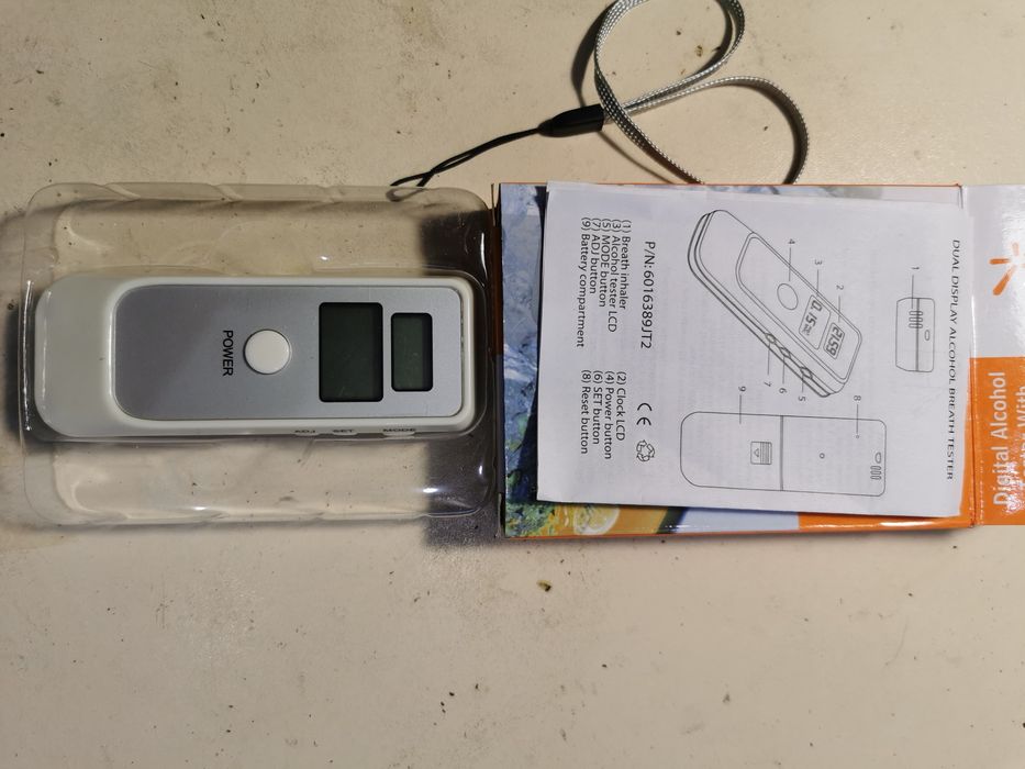 Персональний цифровий алкотестер Digital Alcohol Tester with LCD Clock