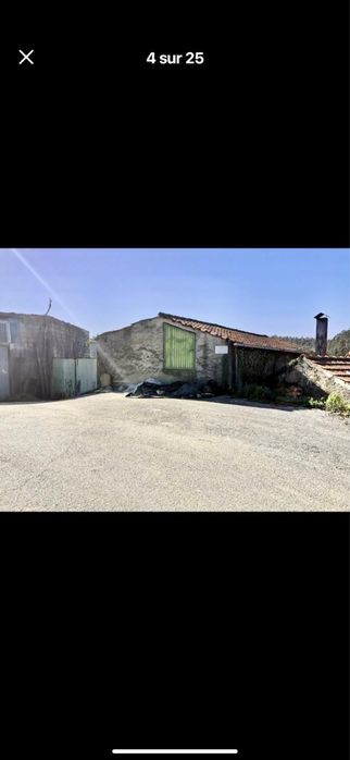 Casa com dependência e terreno