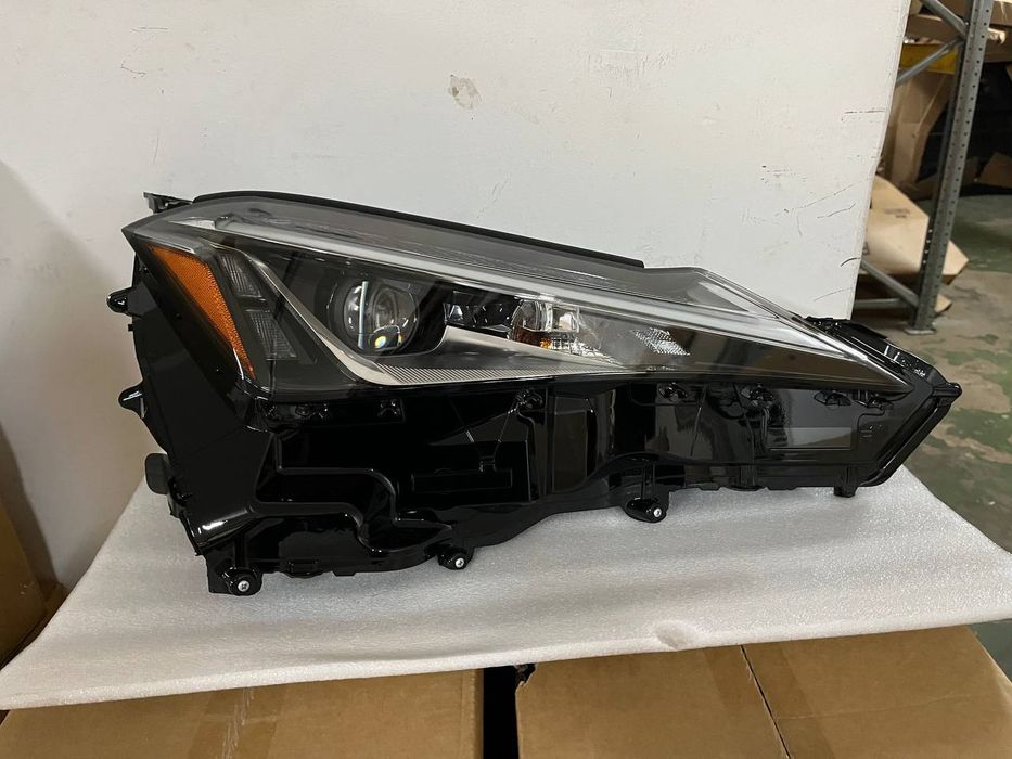 Комплект фар LEXUS UX 2018-2021