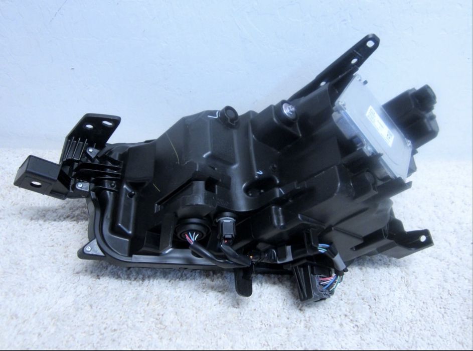 Mazda CX-30 фари передні,фара передня