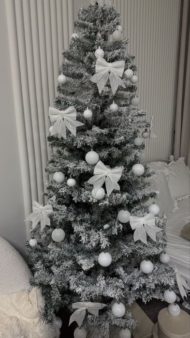 Штучна ялинка засніжена 180 см