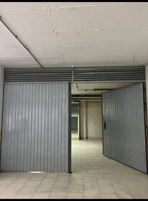 Garagem 40m2 2 carros e moto