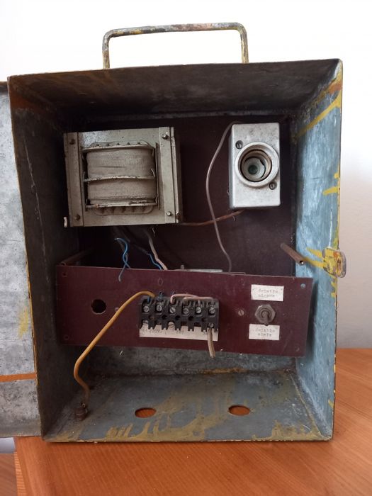 Skrzynka elektryczna przenośna