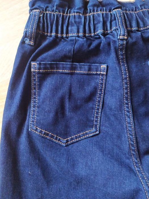 Джинси з високою посадкою