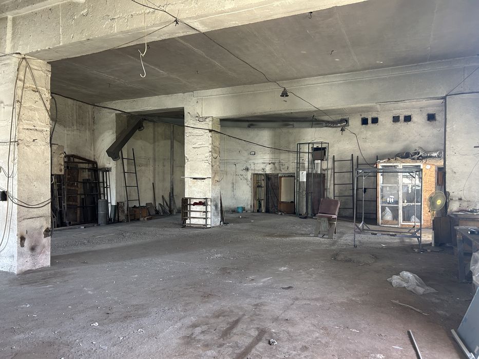 Комплекс виробничих приміщень (завод) в місті Умань Черкаської області