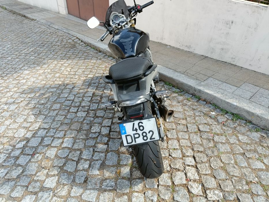 Honda Hornet CB 600 F 2007 + equipamento