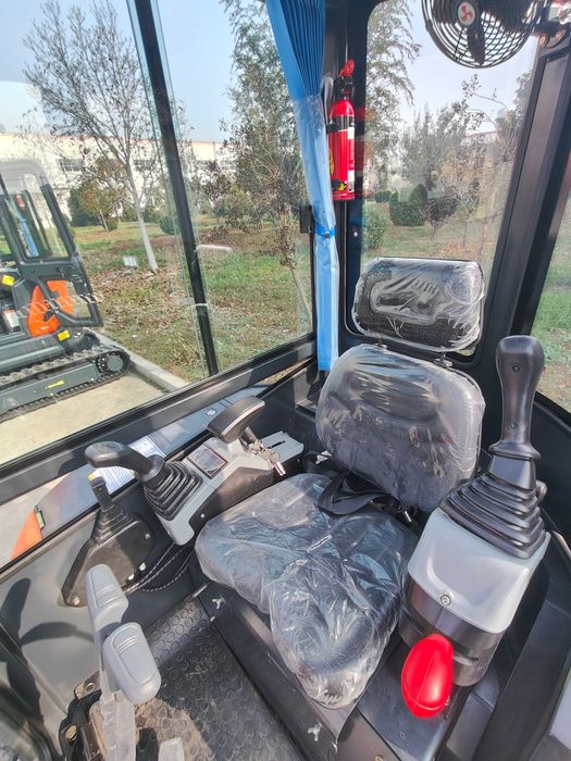 Mini Giratória LANDWARD XT25U 2500KG Motor Yanmar