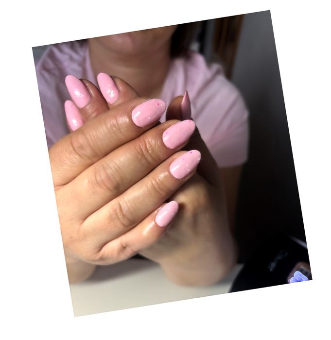 Manicure hybrydowy.Pedicure