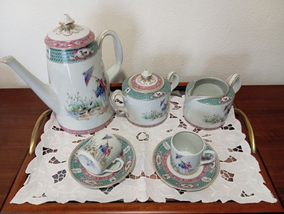 Serviços chá e café VA, dama do parasol