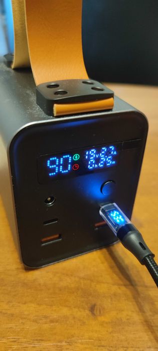 Повербанк з функцією зарядки ноутбуків 60 аГод. 2 канали по 100 W=200W