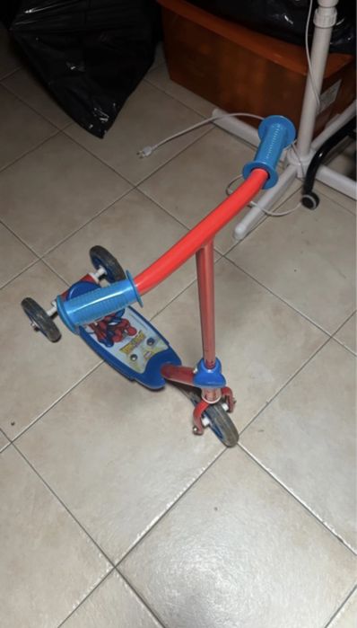 Trotinete Spiderman