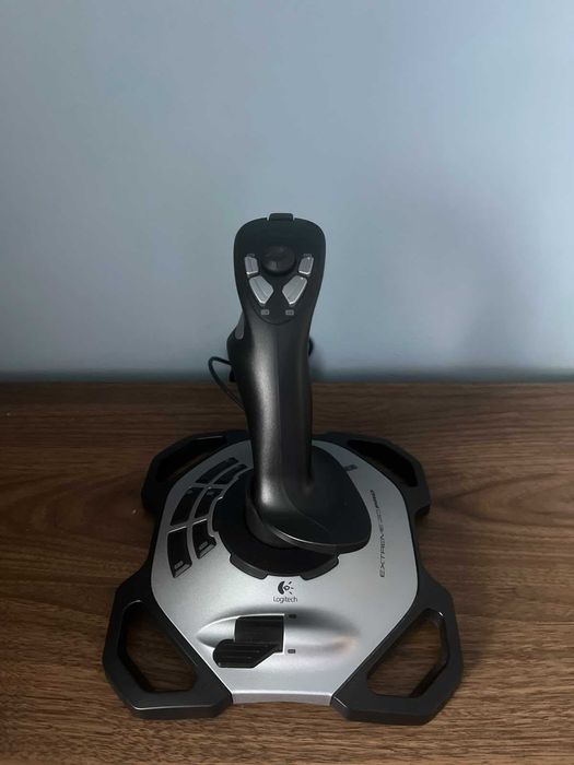 Joystick Logitech Extreme 3D Pro – Flight Simulator / PC