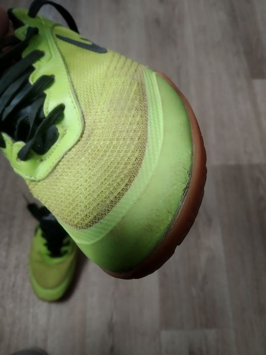 Кросівки  футзал