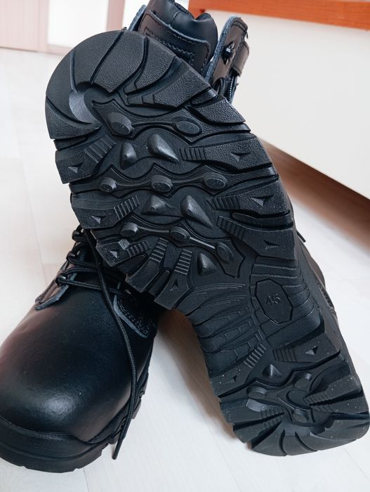 Buty taktyczne , nowe.