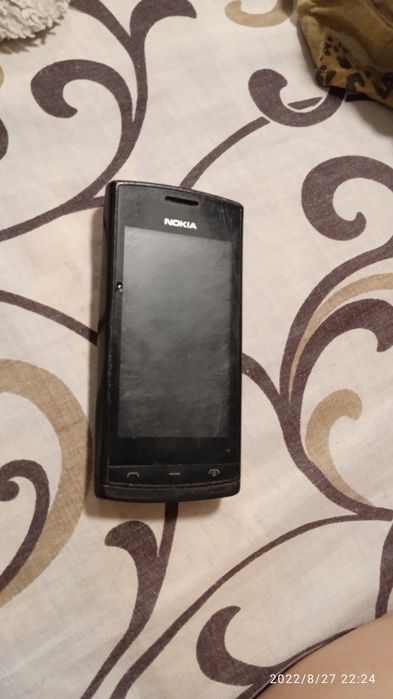 Продам телефони.