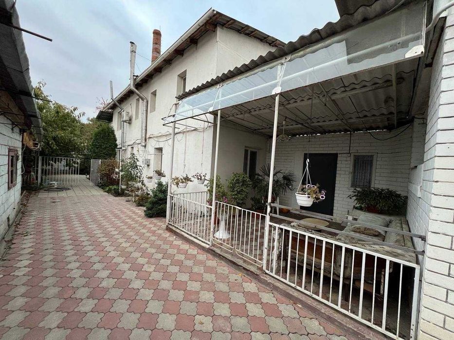 Продам хороший дом для большой дружной семьи  метро Киевская