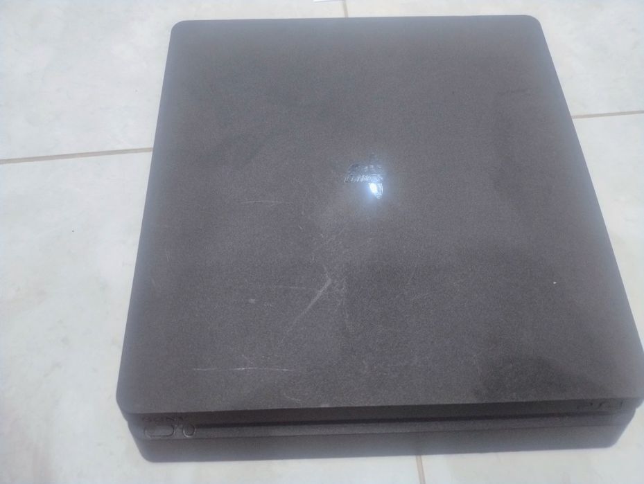 Ps 4 slim CUH-2016B