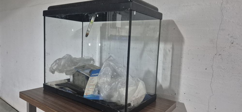 Aquário 35L com acessórios