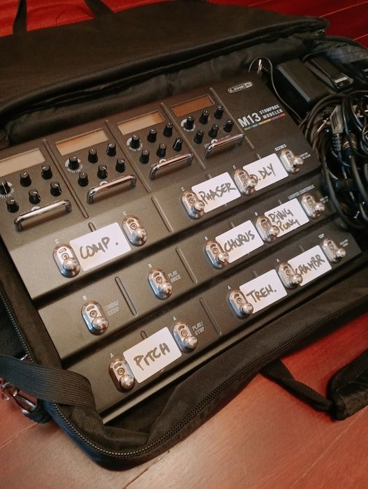 Pedaleira Line 6 M13