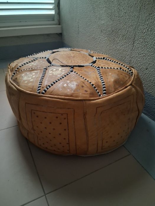 Puff Marroquino em Couro - VINTAGE