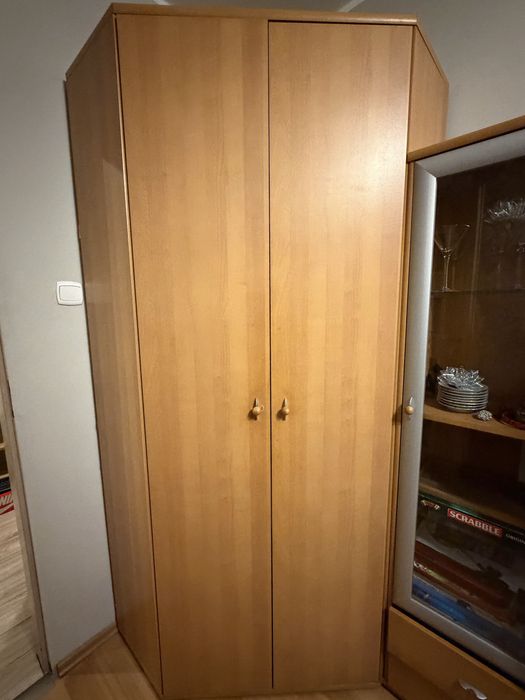 Szafa narożna pojemna