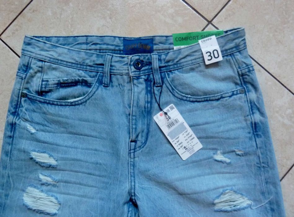 krótkie spodenki jeans poszarpane z dziurami, CRROP r. 30