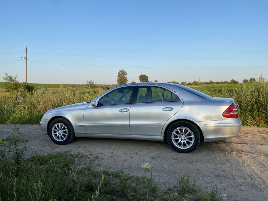 W211 Mercedes 2003 рік