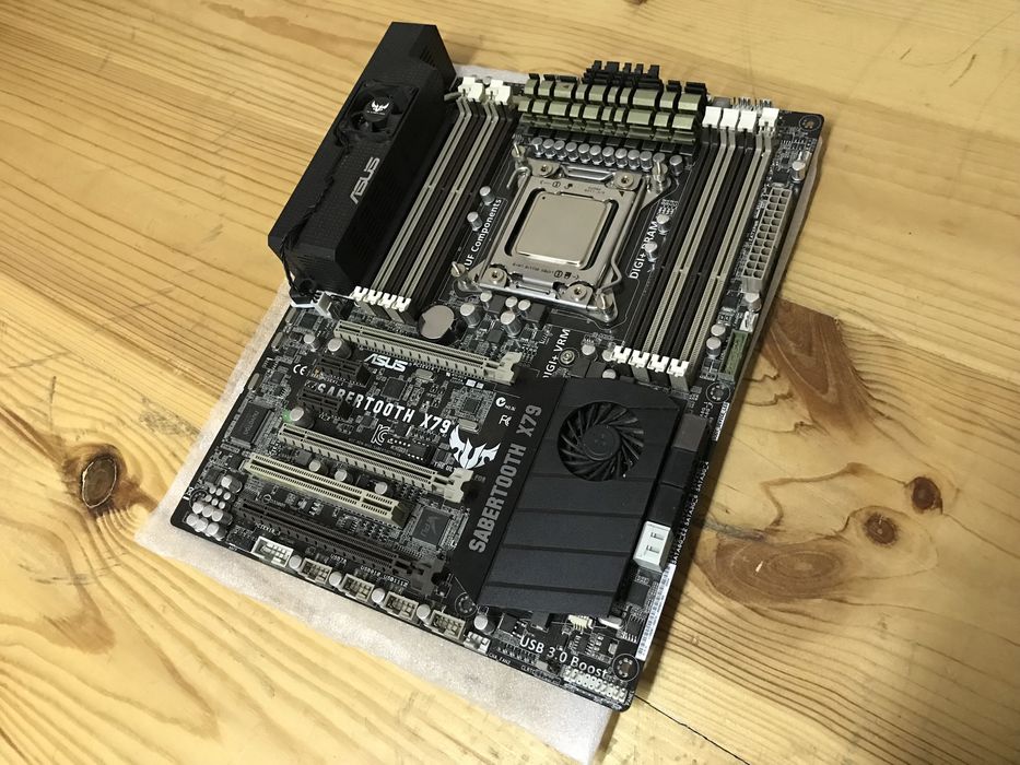 Материнская плата sabertooth x79 ASUS LGA 2011 нюанс и xeon 1660