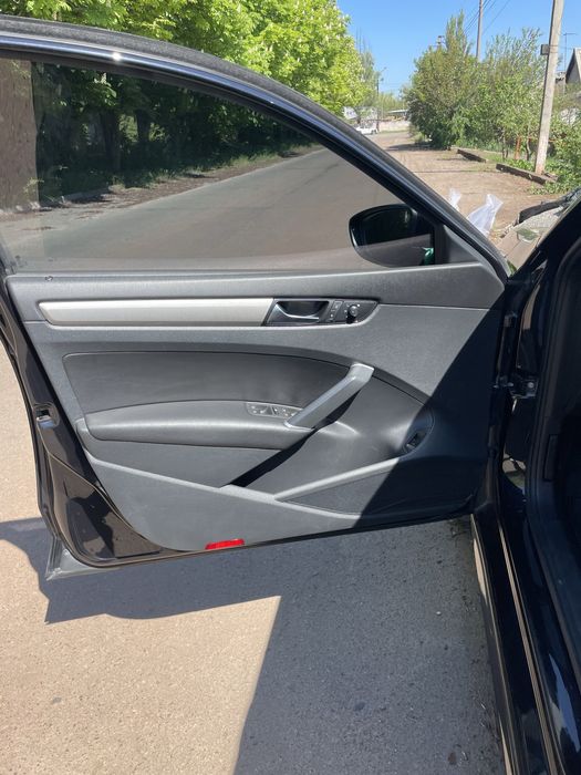VW passat 2020року