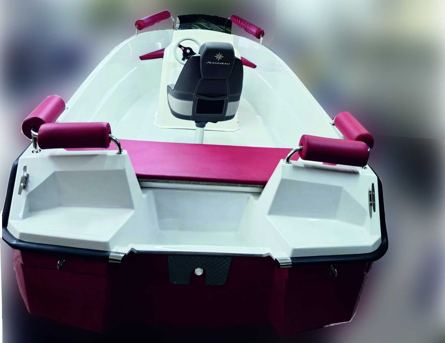 łódź motorowa motorówka