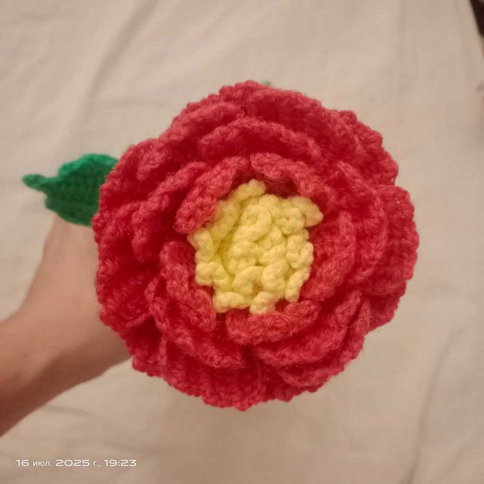 Квіти гачком ручної роботи під замовлення