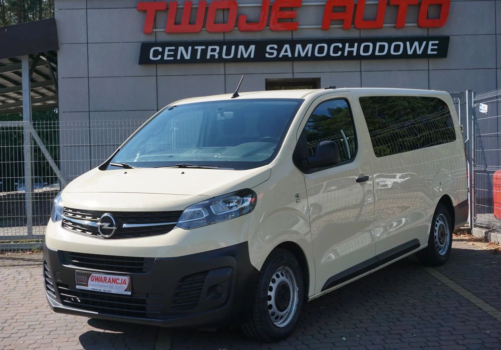 Opel Vivaro GWARANCJA 2.0Diesel 144PS LONG Automat 9miejsc NaVi Kamera Zamiana