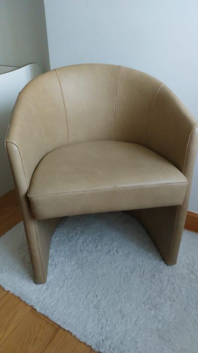 Cadeirão em Napa Semi-Novo