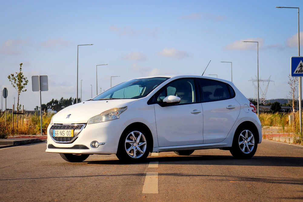 Peugeot 208  | 1.2 VTi |  2013 — photo 3