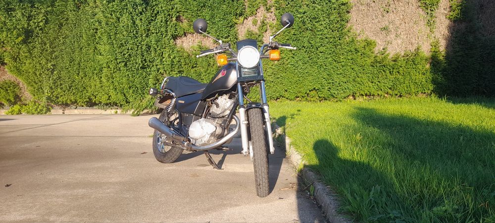 Bonita Yamanha SR 125