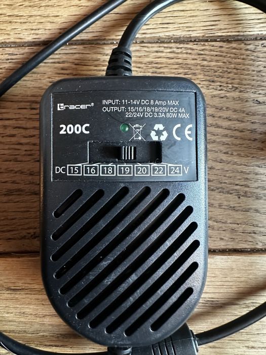 Ładowarka samochodowa do laptopa