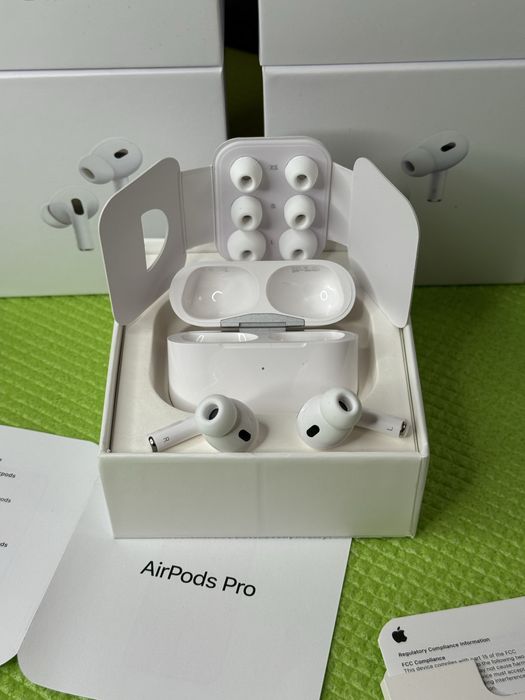 Навушники Apple Airpods Pro 2 Generation з шумозаглушенням