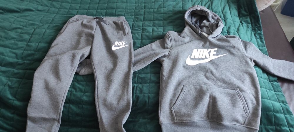 Sprzedam komplet dresow