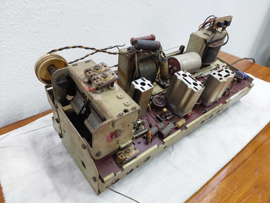 Rádio Phonola Derby Modello 693-C peças