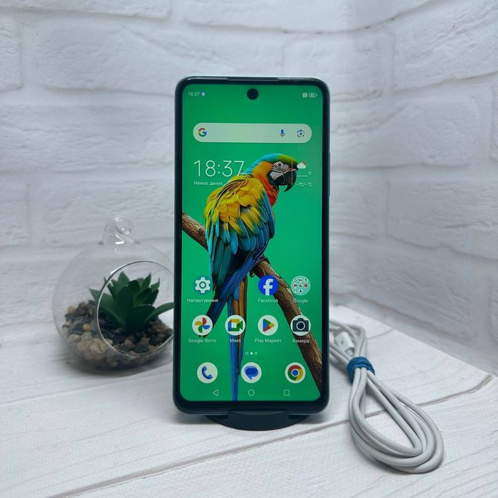 Продам телефон ZTE Blade A75 4/256Gb NFC в гарному стані