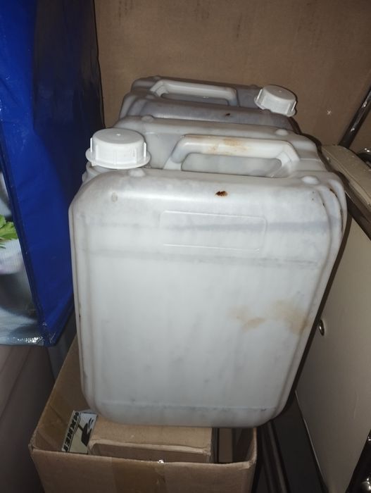 Продам пищевую канистру 10л.
