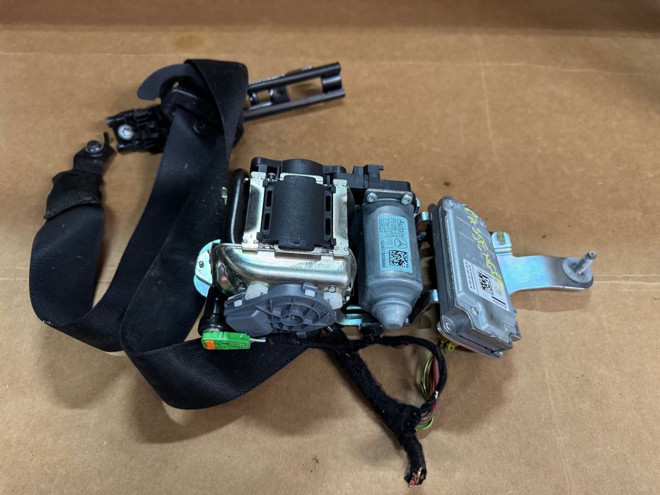 Cinto de Segurança Frente esquerdo Mercedes W204 C200 C220 C250